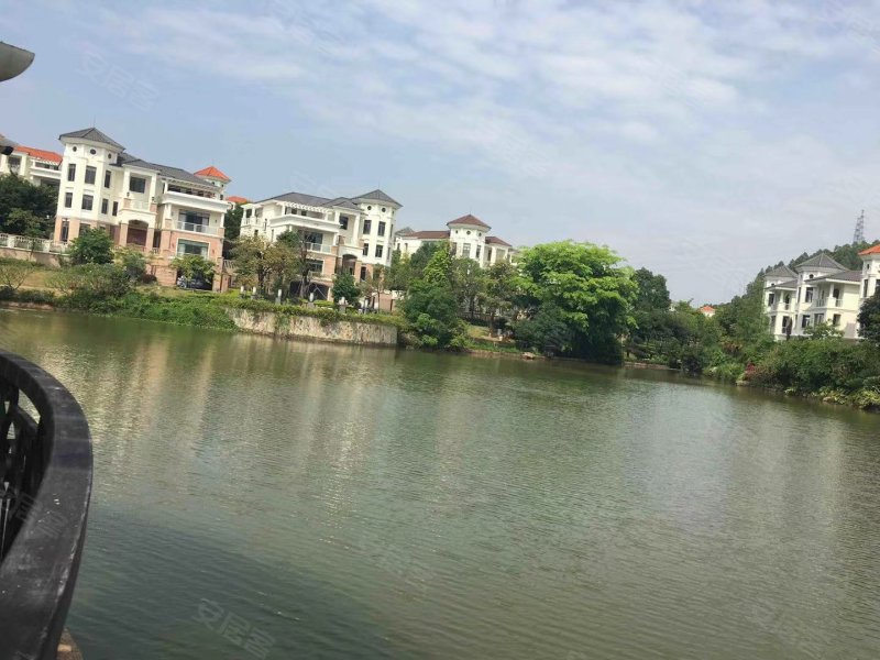 三正卧龙山花园(别墅)
