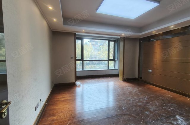 恒大悦龙台4室2厅300㎡370万二手房图片