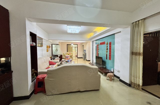 燕泉广场4室2厅122㎡43.8万二手房图片