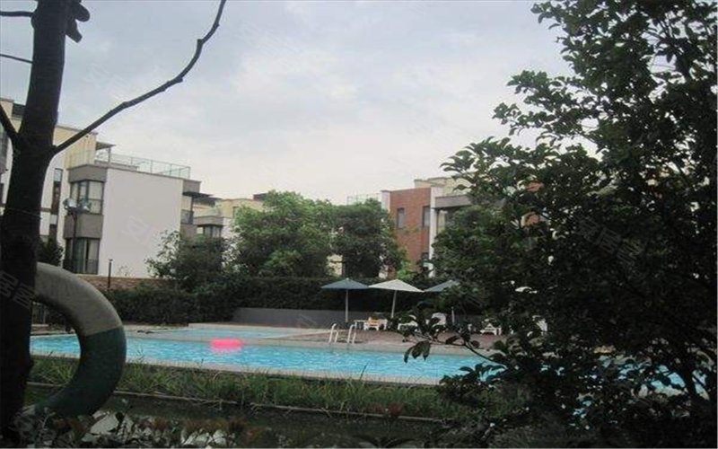 林茵湖畔园西区(别墅) 