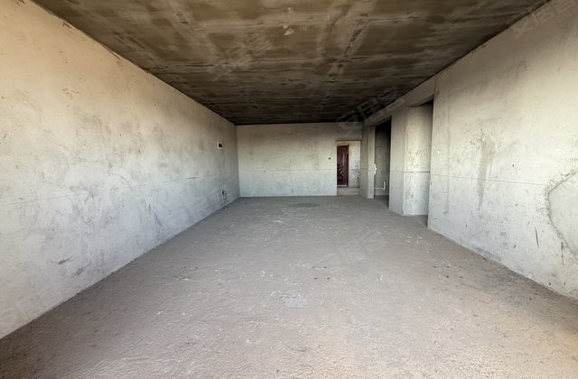 盛苑新街小区4室2厅140.61㎡41万二手房图片