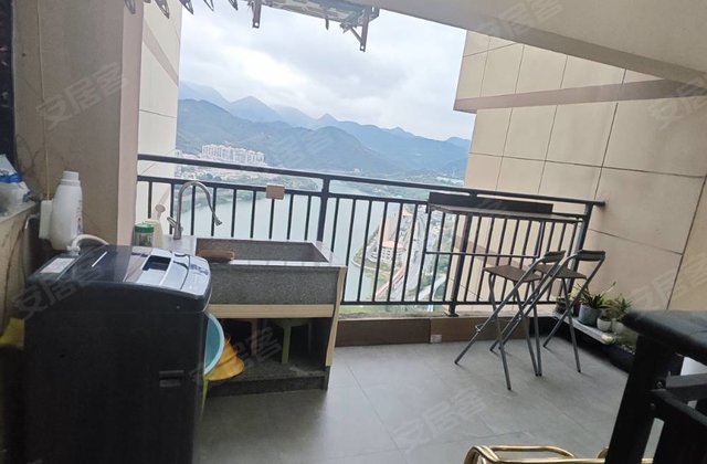 城投金澜湾(一期)5室2厅156㎡169万二手房图片