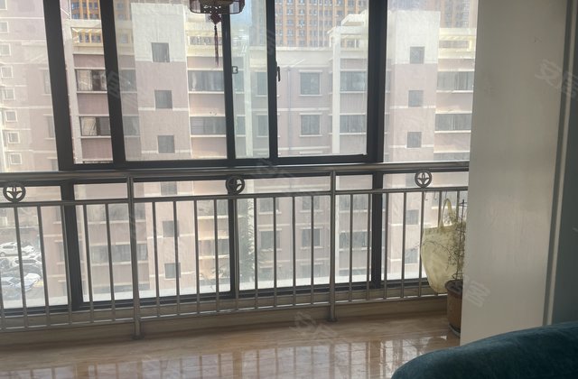 金都西苑3室2厅131.68㎡81.6万二手房图片