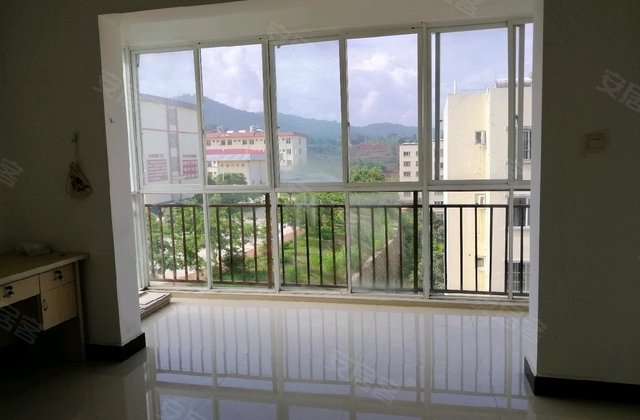 学府时代南区3室2厅137㎡50万二手房图片