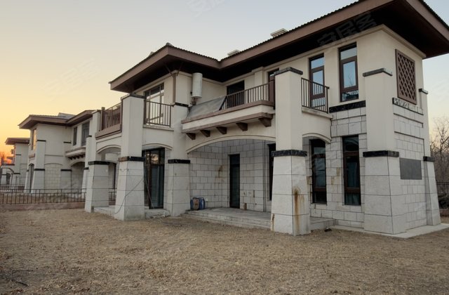 荣盛汤泉首岭(别墅)3室2厅117㎡118万二手房图片