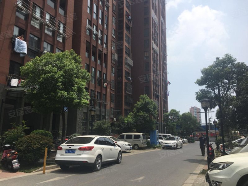 万江共和新城红公馆君藏