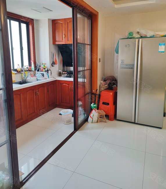 城西花园3室2厅2卫