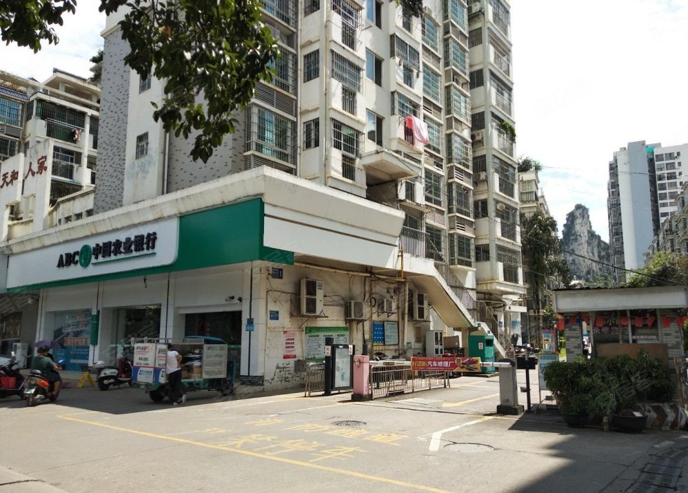 燎原路天和人家精装三房两厅两卫单价6字头满五