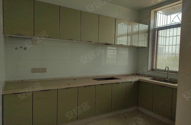 宝塔湖社区4室2厅163㎡35.8万二手房图片