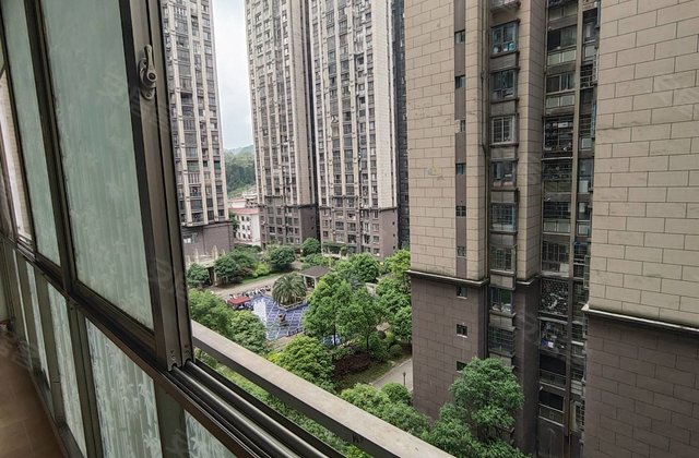 西鸿大厦4室2厅130㎡52.8万二手房图片