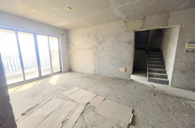 粤泰滨江花园5室2厅178.14㎡175万二手房图片