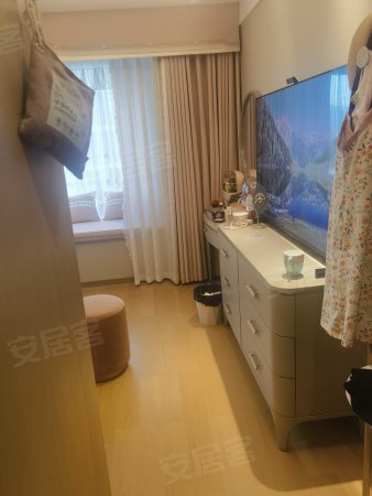 建业天筑4室2厅3卫179㎡东西270万