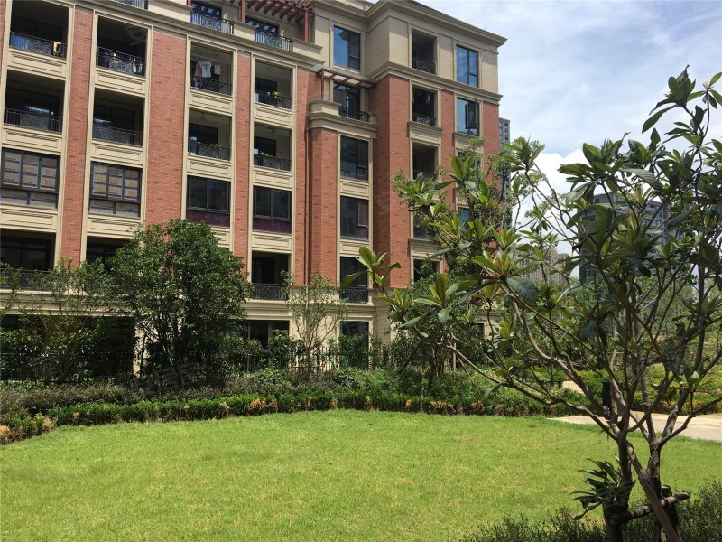 绿城桃源小镇芳菲郡