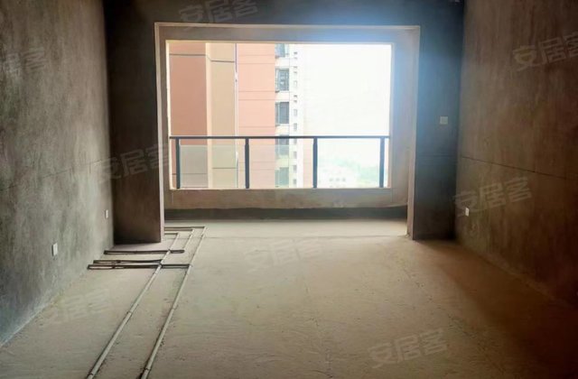 麒麟嘉园(二期)4室2厅125㎡79.8万二手房图片