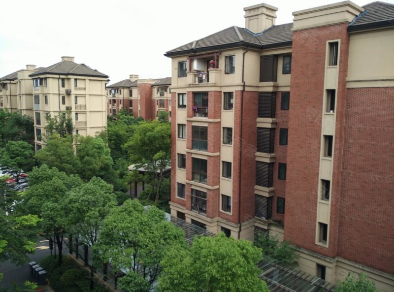 白鹭郡南探梅里(北区)