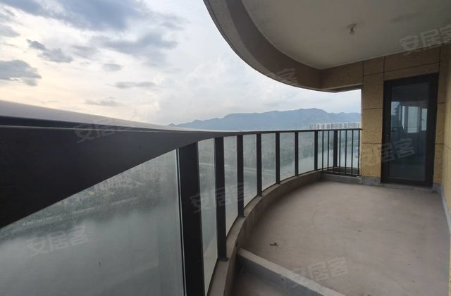 南江壹号3室2厅188.55㎡225万二手房图片