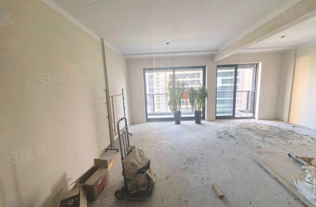 能建青誉府 近地铁 小三房     出行方便 近医院