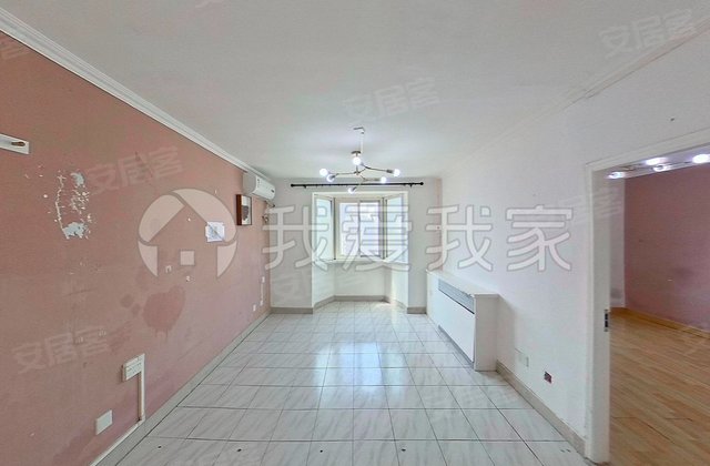 新上方庄地铁口 芳城园 高楼层规大客厅两居 下午可见阳光！