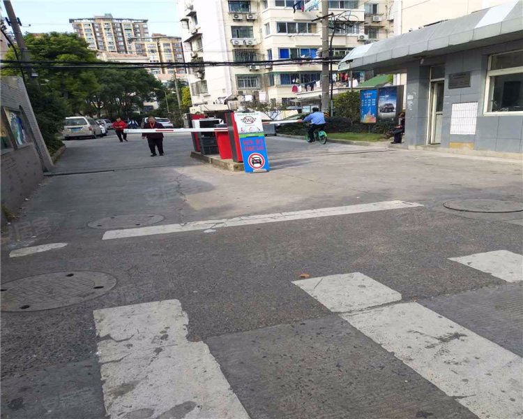 崮山小区四街坊 