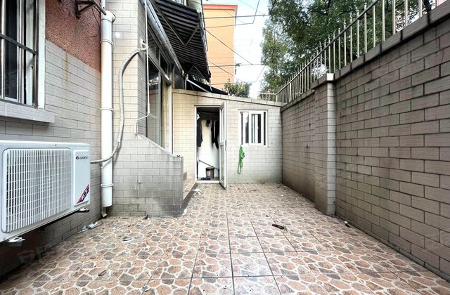 梅陇二村2室1厅61㎡300万二手房图片