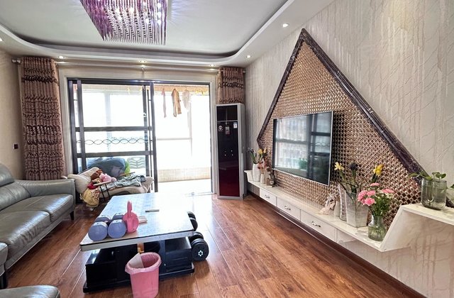 盛世名苑3室2厅136㎡75万二手房图片