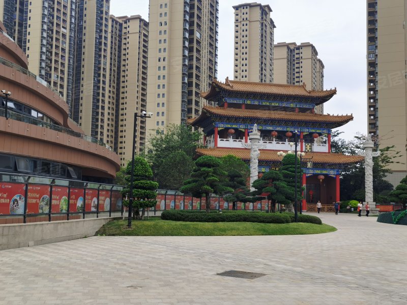 万昌东方巴黎湖岸