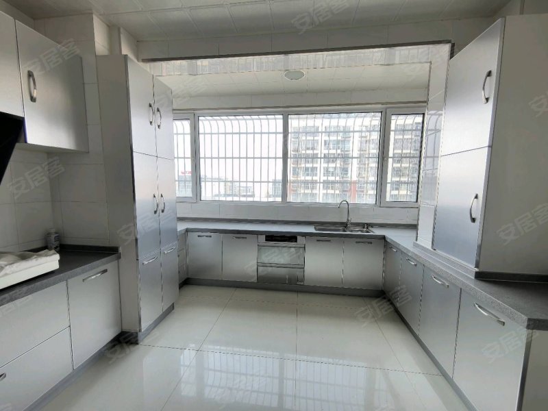 馨香园小区可贷款精装修双卫格局南北通透电梯房