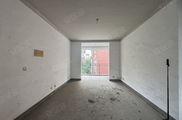 金顿小镇3室2厅87㎡26.8万二手房图片