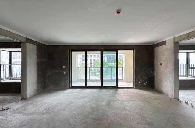平潭公馆4室2厅143㎡133万二手房图片