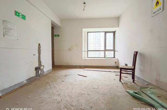 绿地西斯莱公馆3室1厅85㎡153万二手房图片
