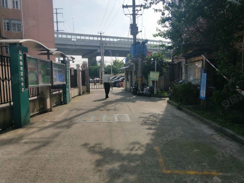 金桥路2346弄小区 