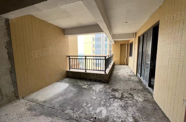 第一城4室2厅163㎡93万二手房图片