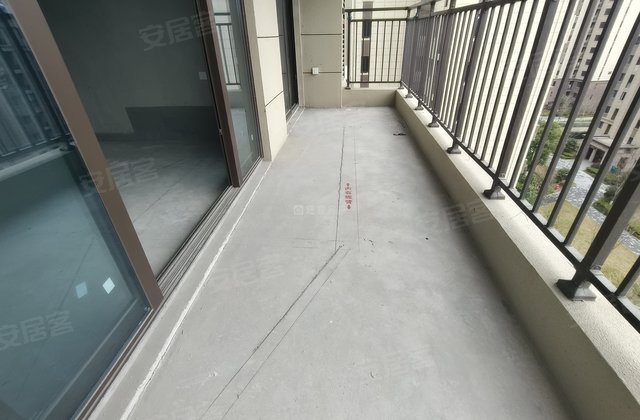 中骏世界城4室2厅131.95㎡169万二手房图片