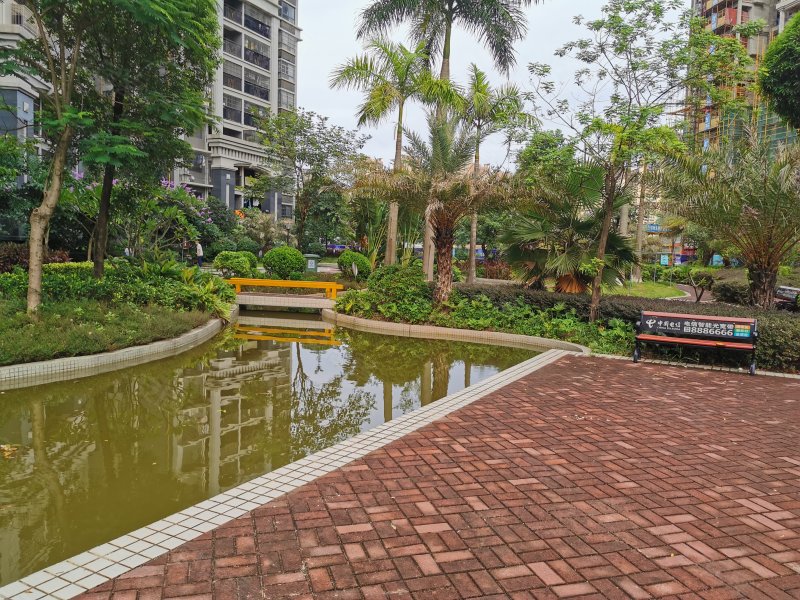 龙庭水岸,龙华路68号