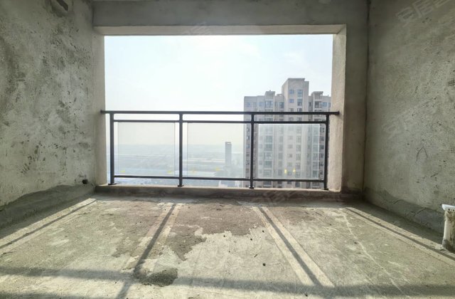 汇龙湾4室2厅170㎡47.8万二手房图片