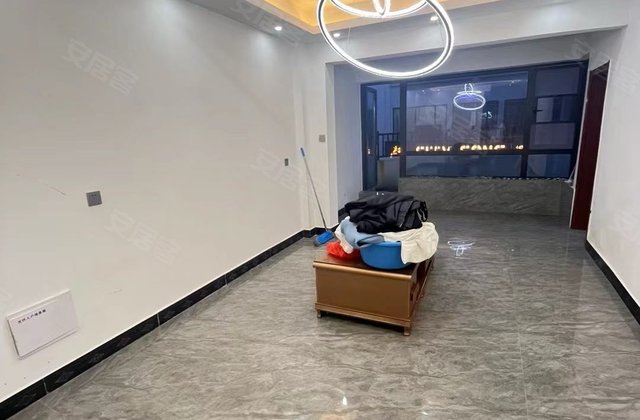 工布天街一期3室2厅128.8㎡106万二手房图片