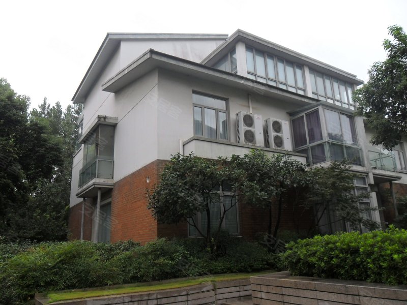金水湾(别墅),金鸡湖大道