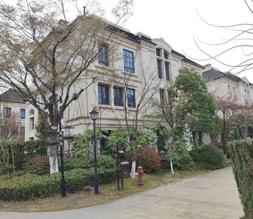 苏州房产网>苏州二手房>常熟二手房>尚湖二手房>尚湖玫瑰园(西区别墅)