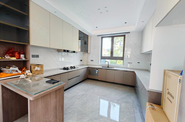 鲁商蓝岸丽舍(御园别墅)6室2厅273㎡2300万二手房图片