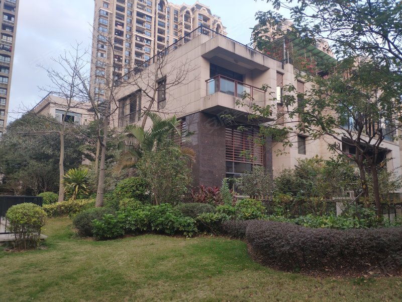 骏景高尔夫花园(别墅),校蛟中路-东莞骏景高尔夫花园(别墅)二手房