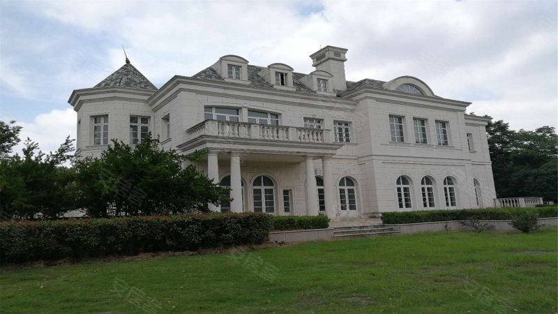 世茂佘山庄园(一期)