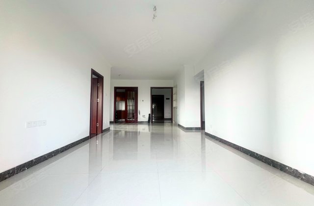 山海一品海岸花园3室2厅121.94㎡88万二手房图片