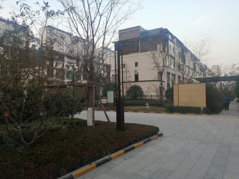 青特金地汇豪观邸