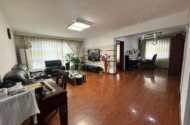 剑桥国际花园4室2厅135.78㎡73.8万二手房图片