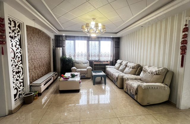 香山公馆4室2厅135㎡64.8万二手房图片