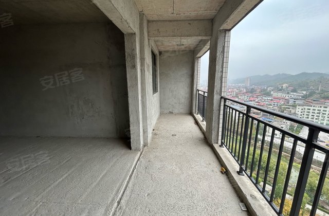 滨江国际城4室2厅140㎡69.6万二手房图片