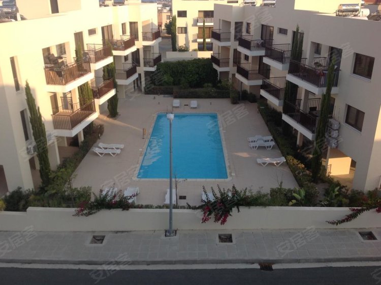 塞浦路斯约¥54万1 床公寓出售在马佐托斯山 4 复杂的拉纳卡塞浦路斯二手房公寓图片