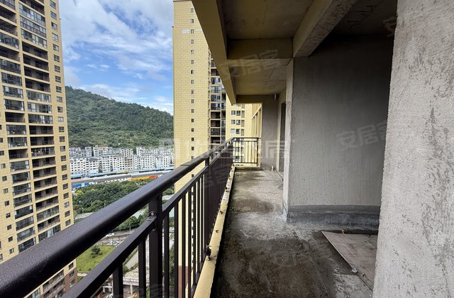 澜湖郡3室2厅115㎡29.8万二手房图片