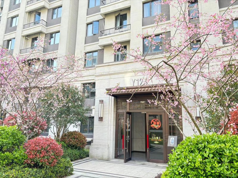 中海岭湖湾近地铁的小三居采光充足双卫格局有电梯