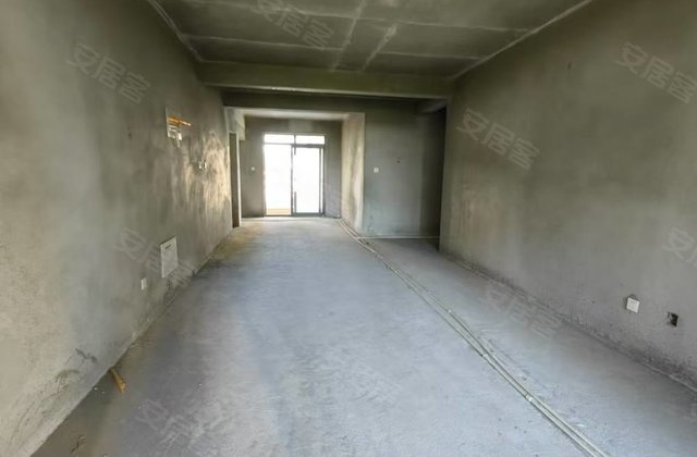 育英嘉苑3室2厅126㎡28万二手房图片